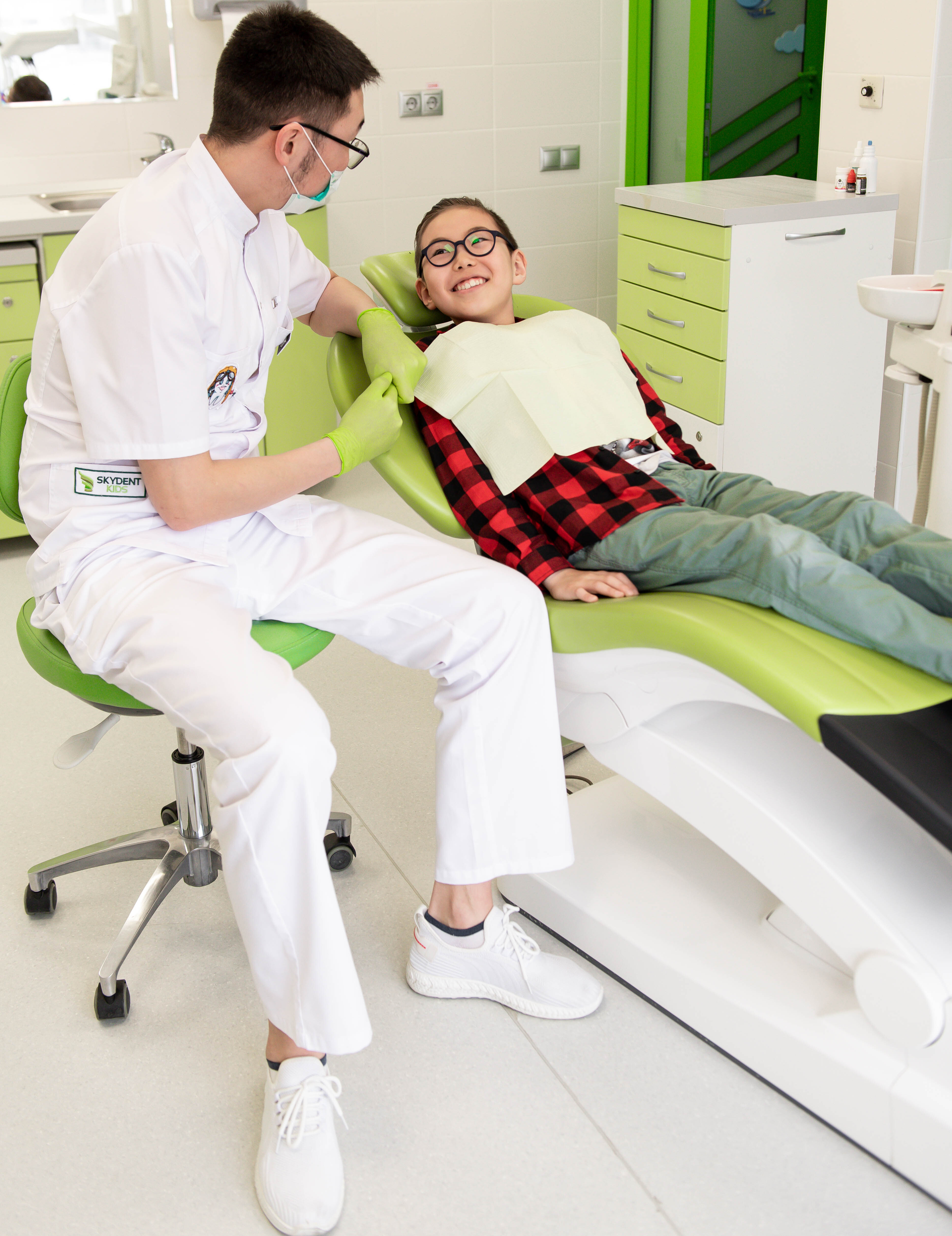 Наши стоматологи борются за подростковые зубы даже в самых сложных ситуациях