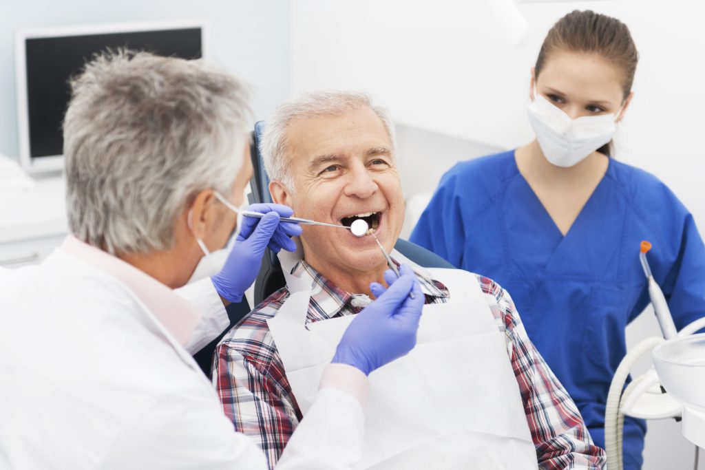 Ортопедический этап при имплантации зубов