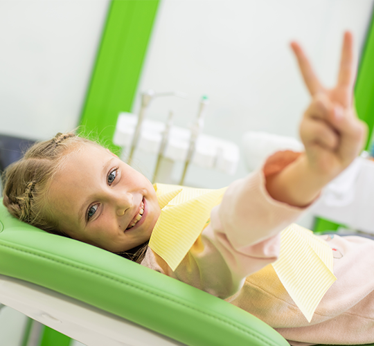 Лечение зубов без боли детям в Новосибирске