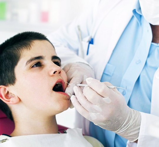Особенности удаления зубов у детей